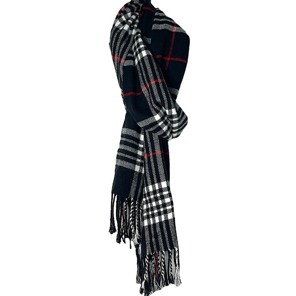 3/$20💥 Plaid Scarf | Black, Red, & White Plaid Scarf w/ Tassels | NWOT - Picture 4 of 5